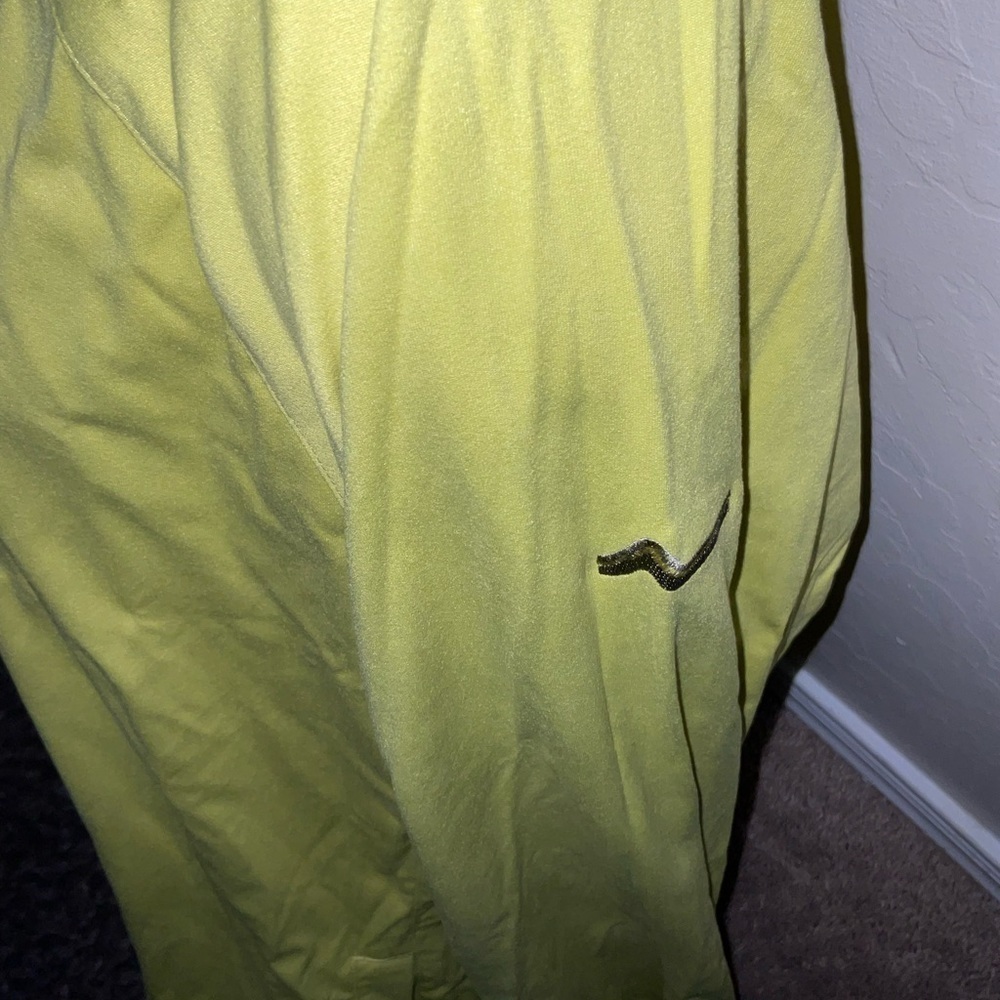Men’s used size L Greg Norman yellow pullover golf coat jacket Large Pre own - Picture 3 of 6